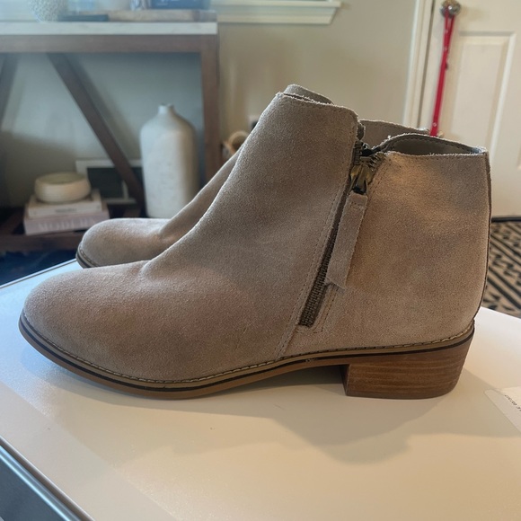 Blondo Waterproof Suede Booties - Picture 4 of 5